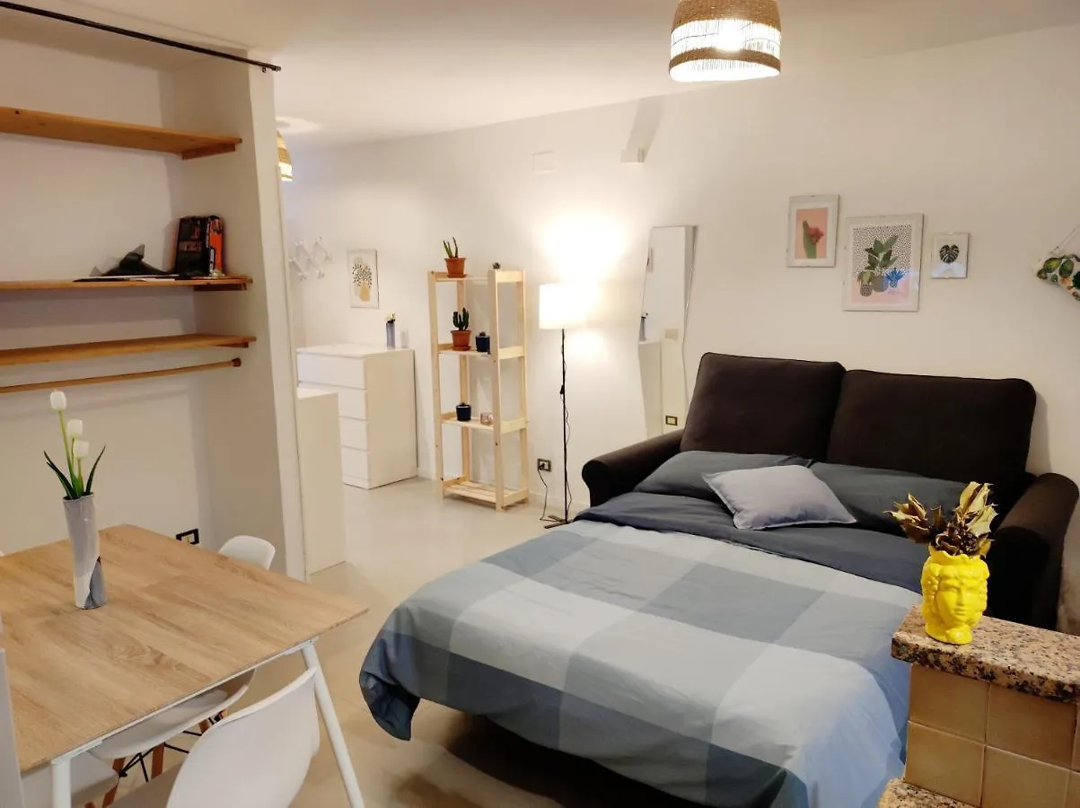 Loft Con Cortiletto - 100 Meters From The Beach Apartment Cefalu